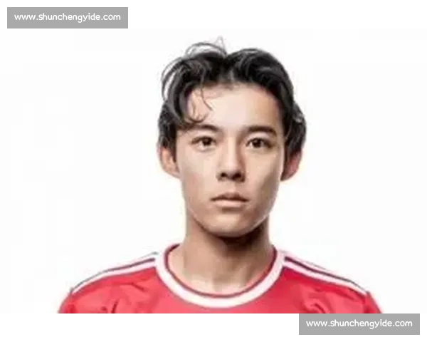 李嗣镕随津门虎飞赴广州客场 新援首秀在即引关注 李嗣镕随津门虎飞赴广州客场 新援首秀在即引关注