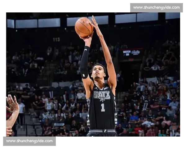 女版文班亚马横空出世!193cm 法国新星暴力扣篮,天赋碾压张子宇成未来统治级中锋 女版文班亚马横空出世!193cm 法国新星暴力扣篮,天赋碾压张子宇成未来统治级中锋